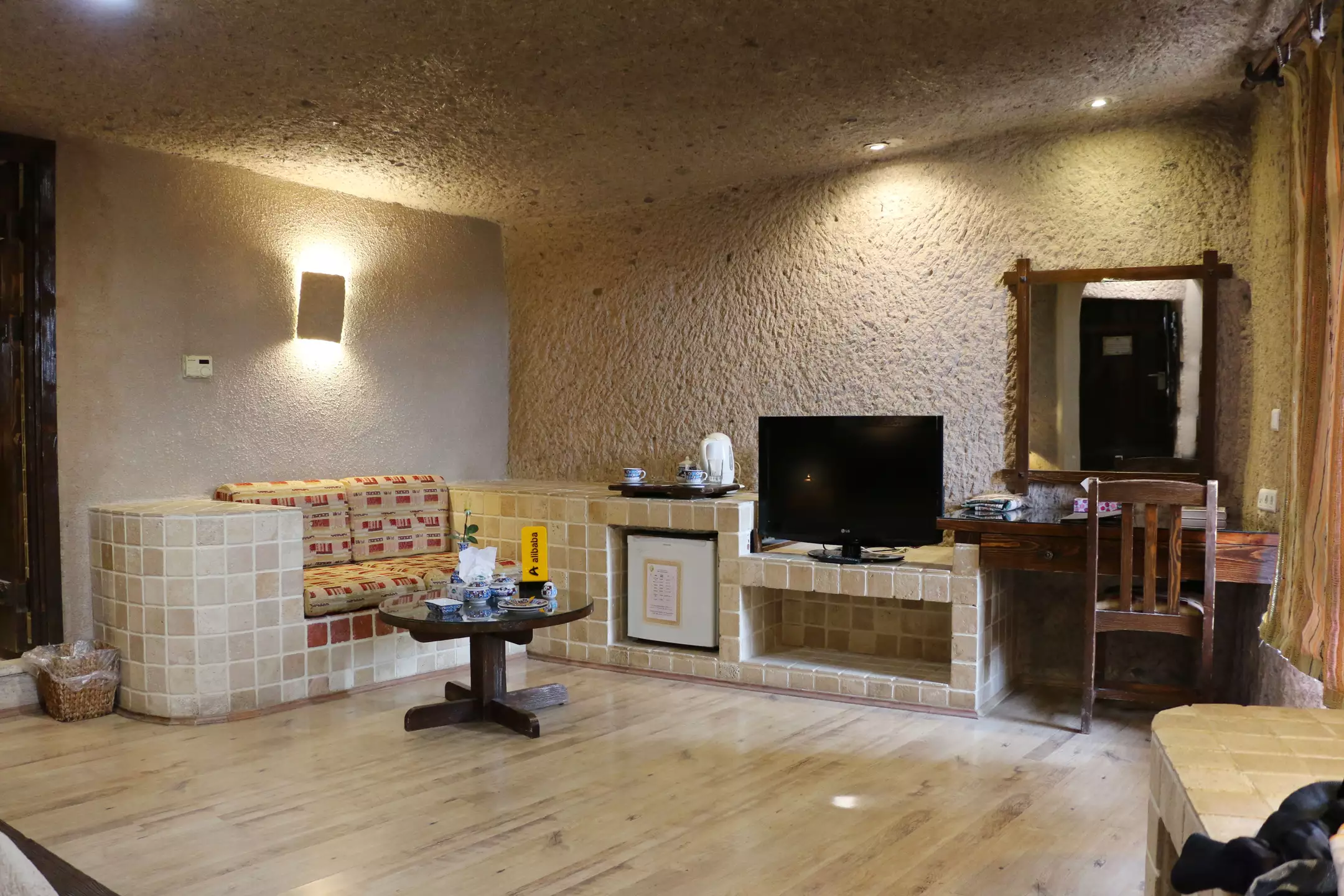 Alibaba https://cdn.alibaba.ir/ostorage/hotel-accommodation-images/696e16de46ae9d8e6fb49af0_08- کندوان- اتاق دبل معمولی (2).webp